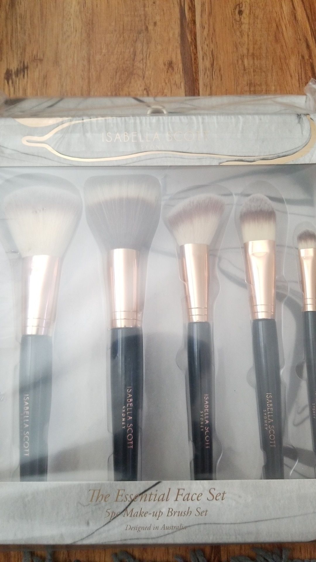 Isabella Scott sydney brushes