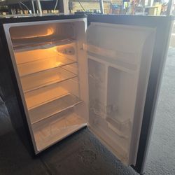 Magic Chef Refrigerator 