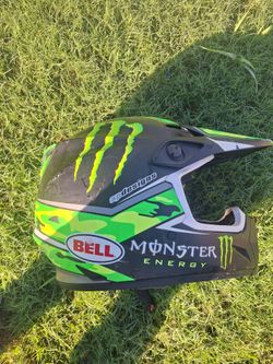 Motorcycle helmet