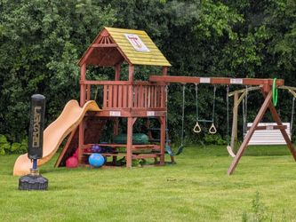 Play/swing set