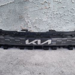 2022-2023 KIA SOUL GT-LINE CENTER DAYTIME RUNNING ASSEMBLY OEM