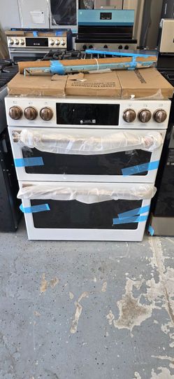 Brand new GE Cafe Matt white 6 burner double oven gas range