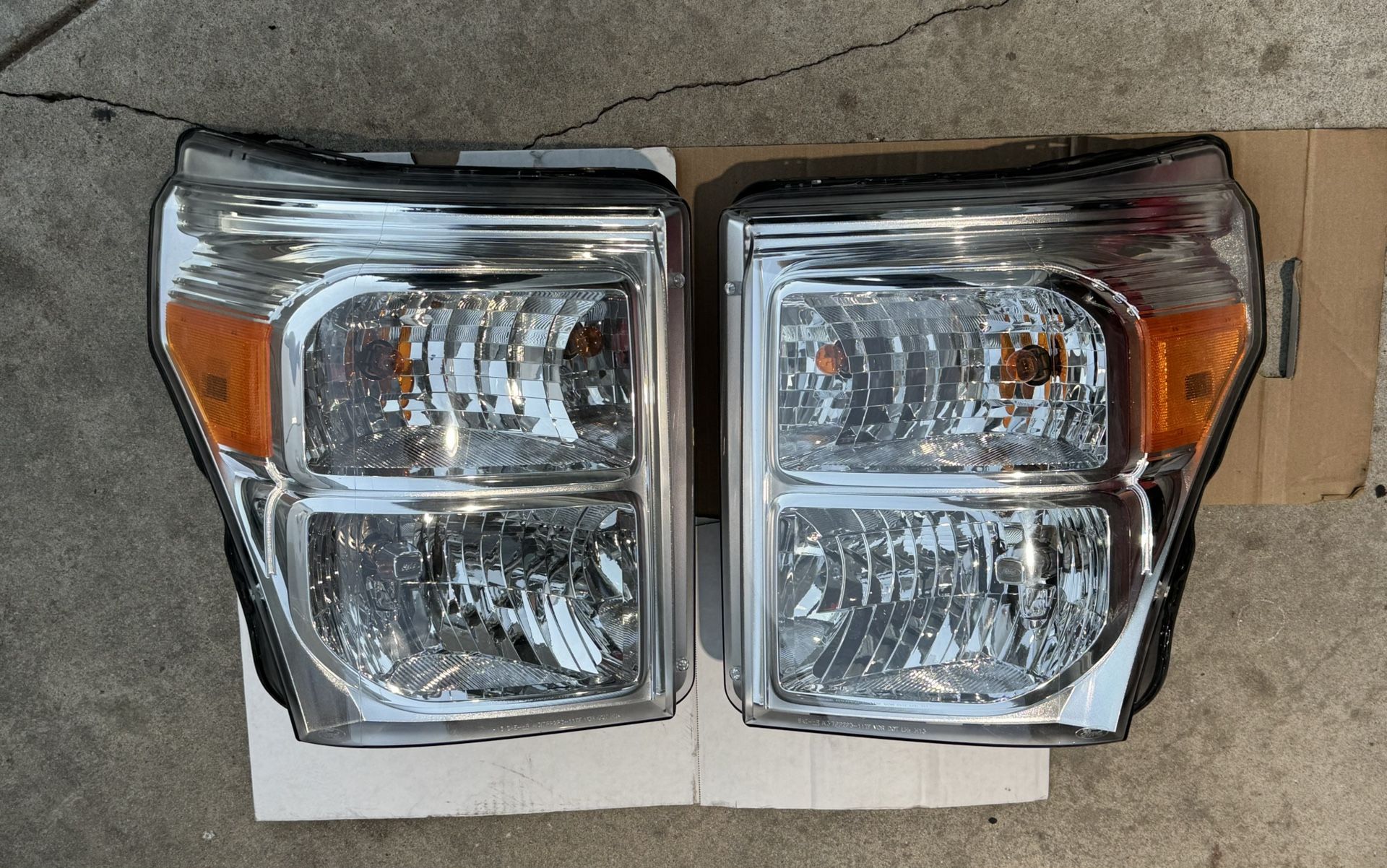 Ford F-350 Headlights