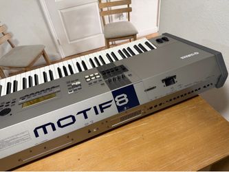 Yamaha Motif 8 88-Key Synthesizer Workstation (Excellent Condition)