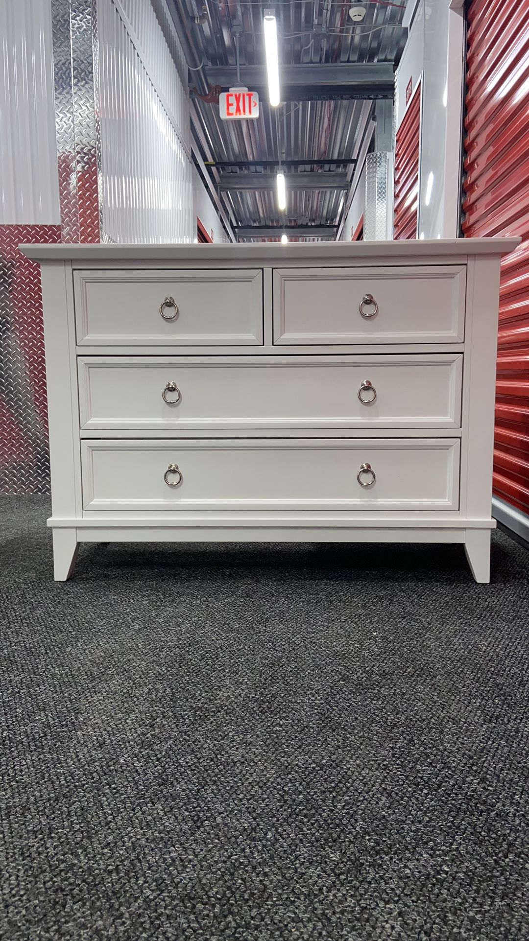 4-Drawer Dresser (DELIVERY AVAILABLE)