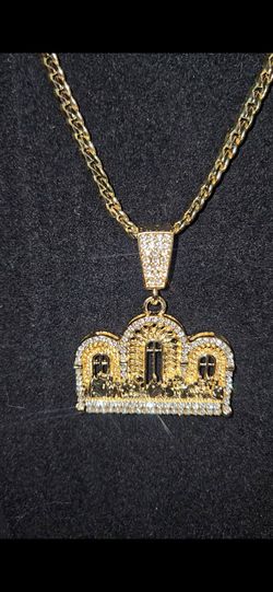 30 in chain and pendant