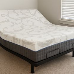 🛏️ Premium Full Memory Foam Mattress + Adjustable Base – Gently Used In Guest room 