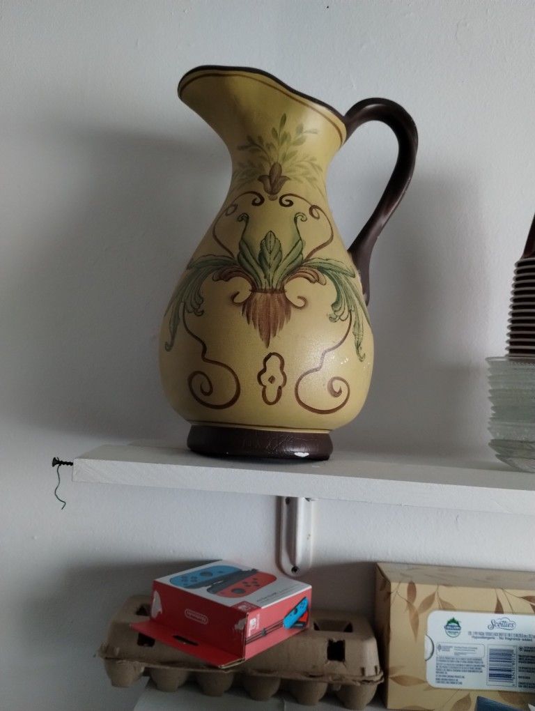 Vendo Un Jarrón En Buenas Condiciones $5