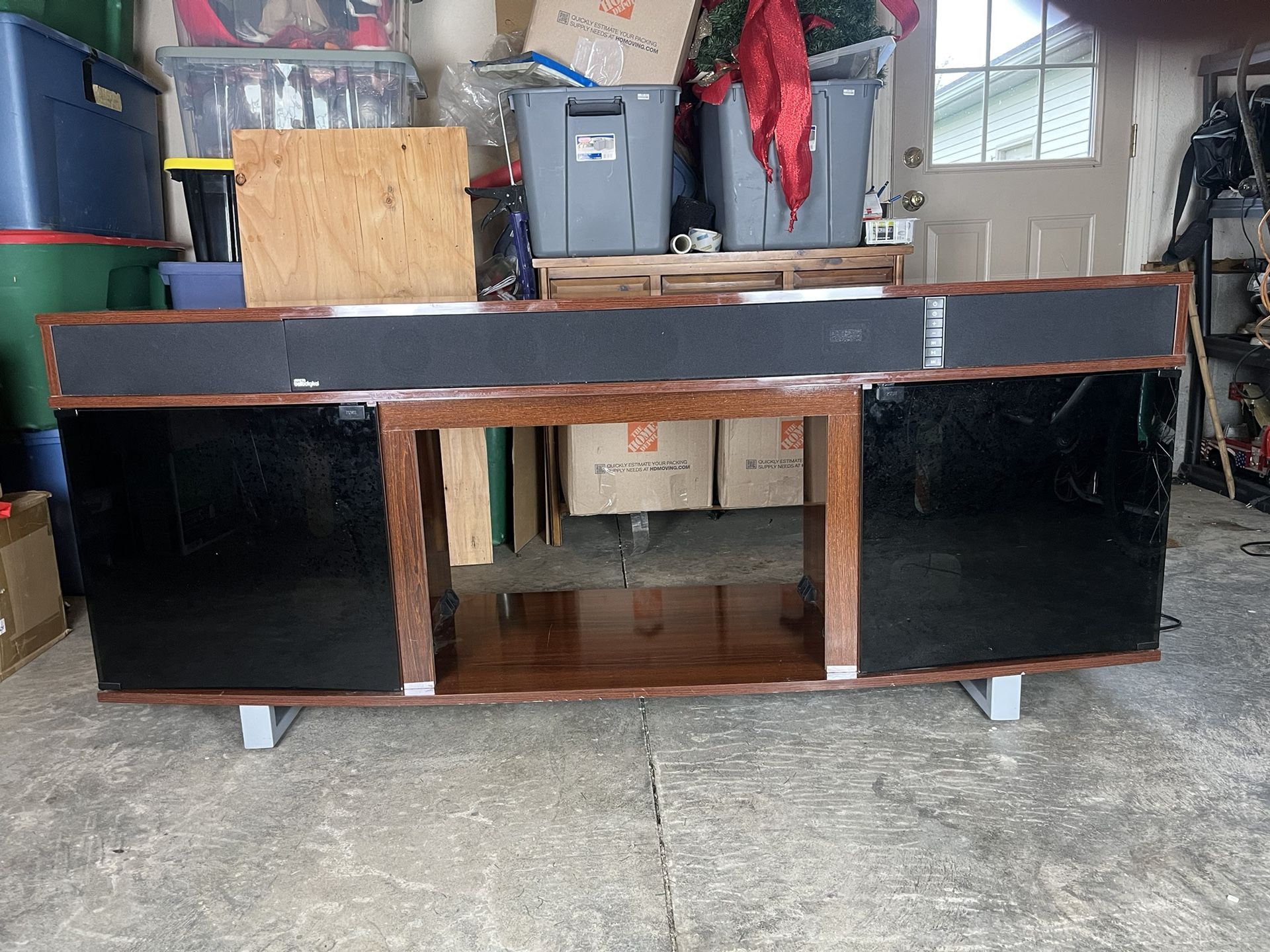 Crutchfield Sound By Bell’o Digital TV Stand