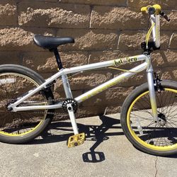 EASTERN BATTERY FREESTYLE BMX  BIKE 