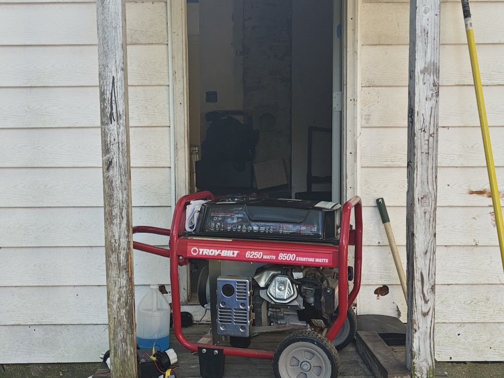 2018 Troy Built Portable Generator. 6250 Watts 8500 Starting Amps
