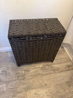 Laundry hamper