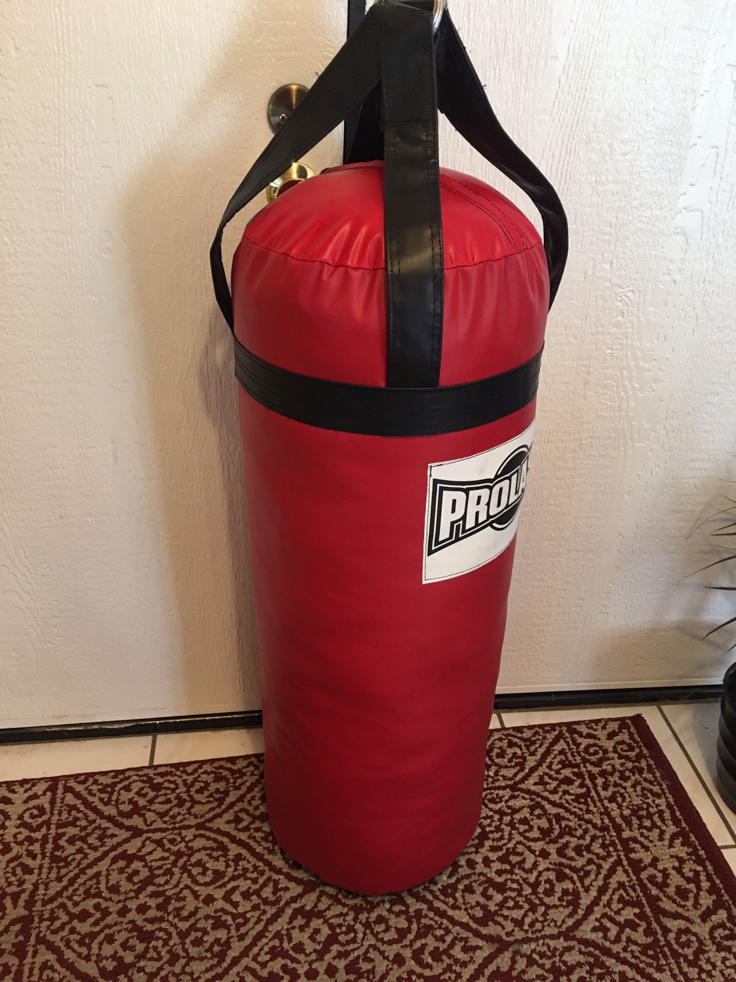 PUNCHING BAG BRAND NEW 70 POUNDS