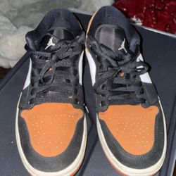 size 8 Men Shattered Backboard jordan one low
