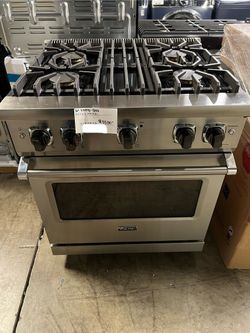 BRAND NEW Open Box Vgr5304bss  “30” VIKING GAS RANGE FOR SALE OPEN  BOX 