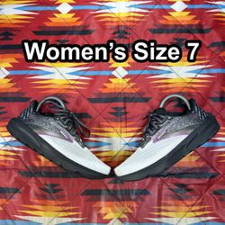 Brooks Launch 10 Running Shoes White Black Purple 1203981B085 Women’s Size 7 B