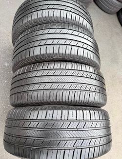205 55 16 Michelín I'm selling this set of tires with 80% life left on all 4