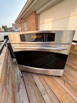 GE Profile 30” Single Convection Wall Oven
