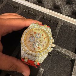 Fully FLOODED BUS DOWN VVS MOISSANITE DIAMOND HIP-POP WATCH