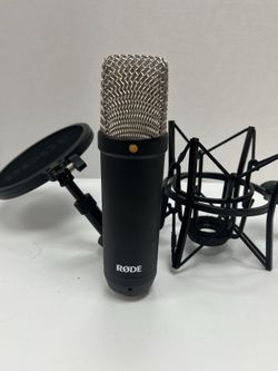 RODE NT1/P48 Condenser Microphone Mic  Kit w/ Shock Mount & Pop Filter – Clean