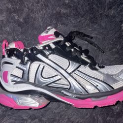 Balenciaga Runner 