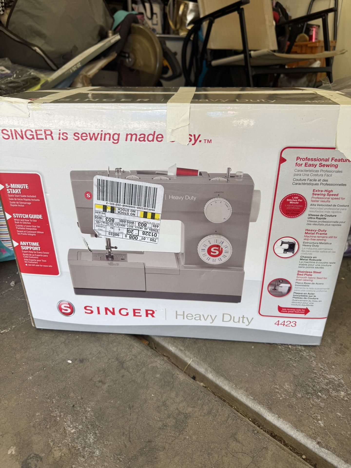 Singer Sewing  Machine 