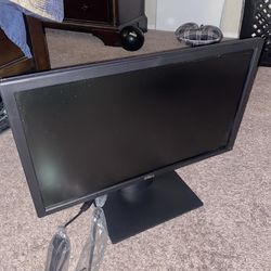 Selling 21.5” Dell Monitor 