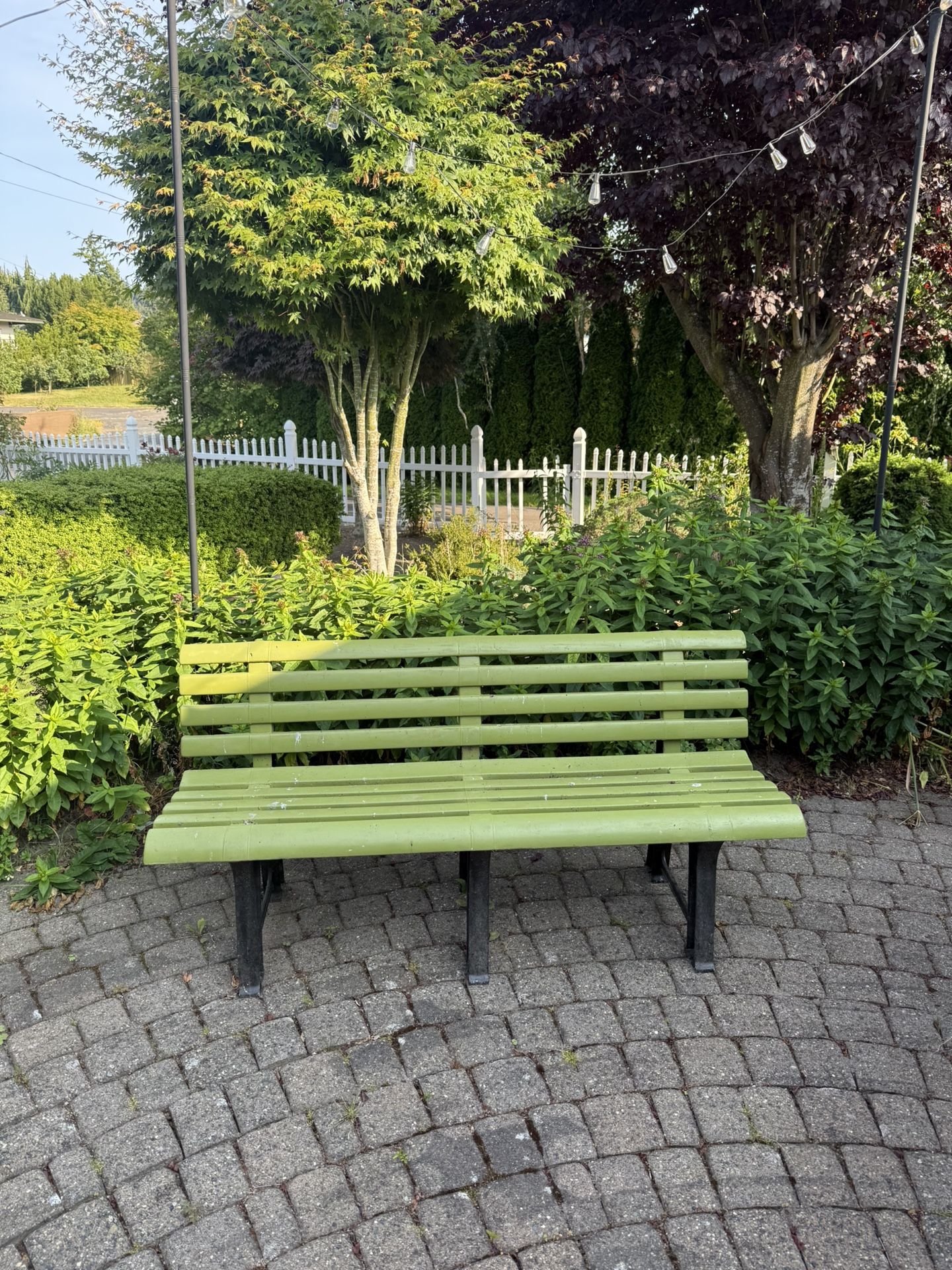 Free garden bench