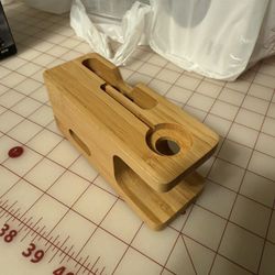 IPhone / Apple Watch Holder Charger Station