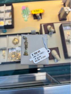 Chess pendant