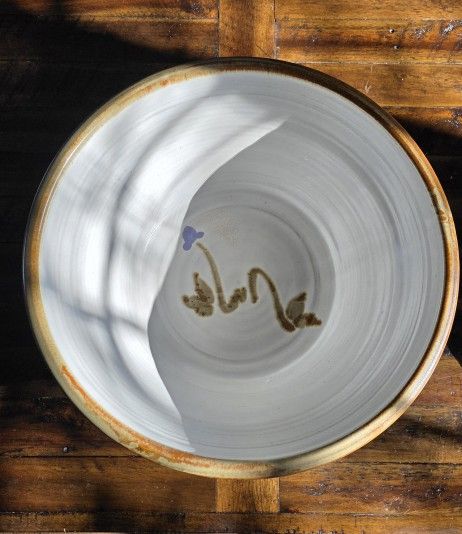 Large Earth-toned Beige and Brown Glaze Serving Bowl | Eye-catching Centerpiece