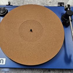 Uturn ORBIT Turntable