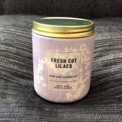 🍃 Fresh Cut Lilacs Single Wick Candle