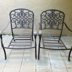 2 aluminum scroll back patio chairs w cushions