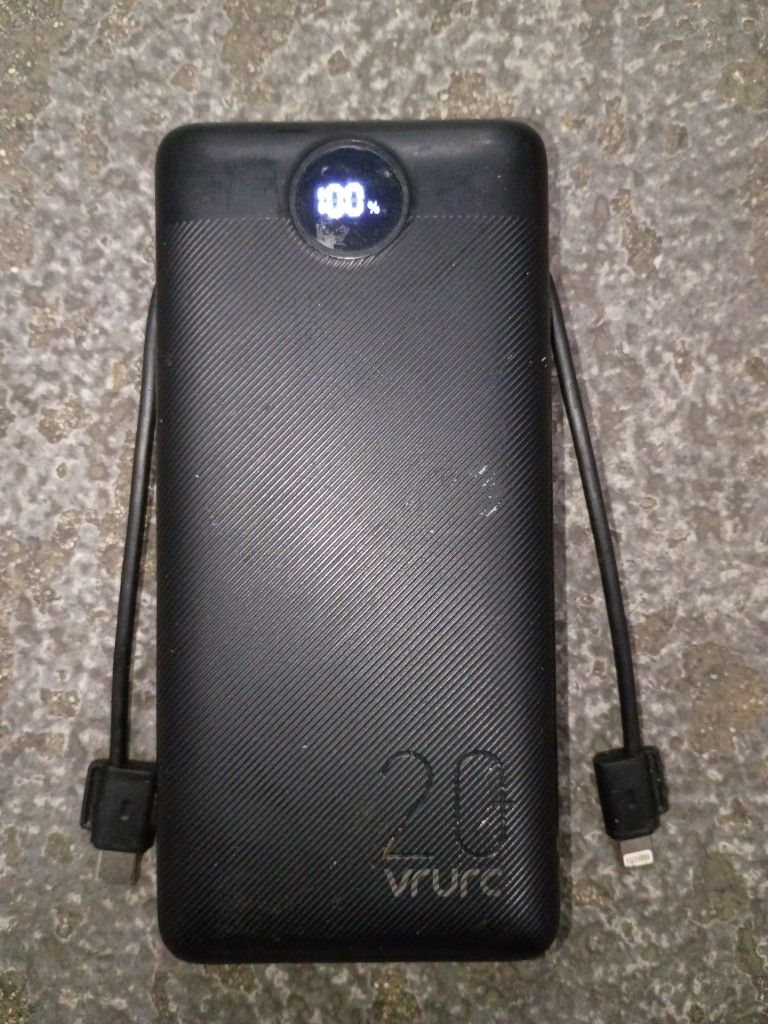 High Speed 3A 20,000 mAh Portable Charger W AC Adapter And All Charge Cables Built In
