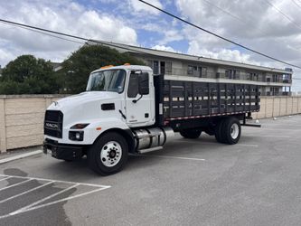 2022 Mack MD6