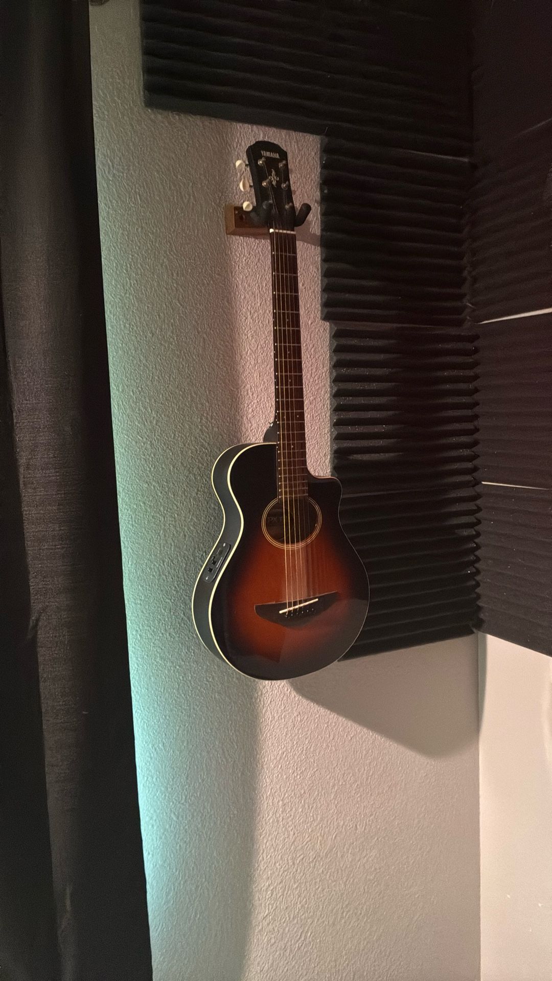 YAMAHA TRAVEL GUITAR