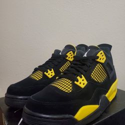 Air Jordan 4 "Thunder" Size 13