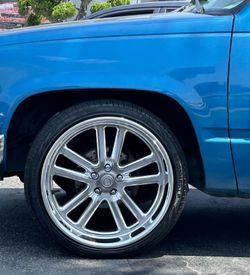 22 INCH US MAGS WITH TIRES