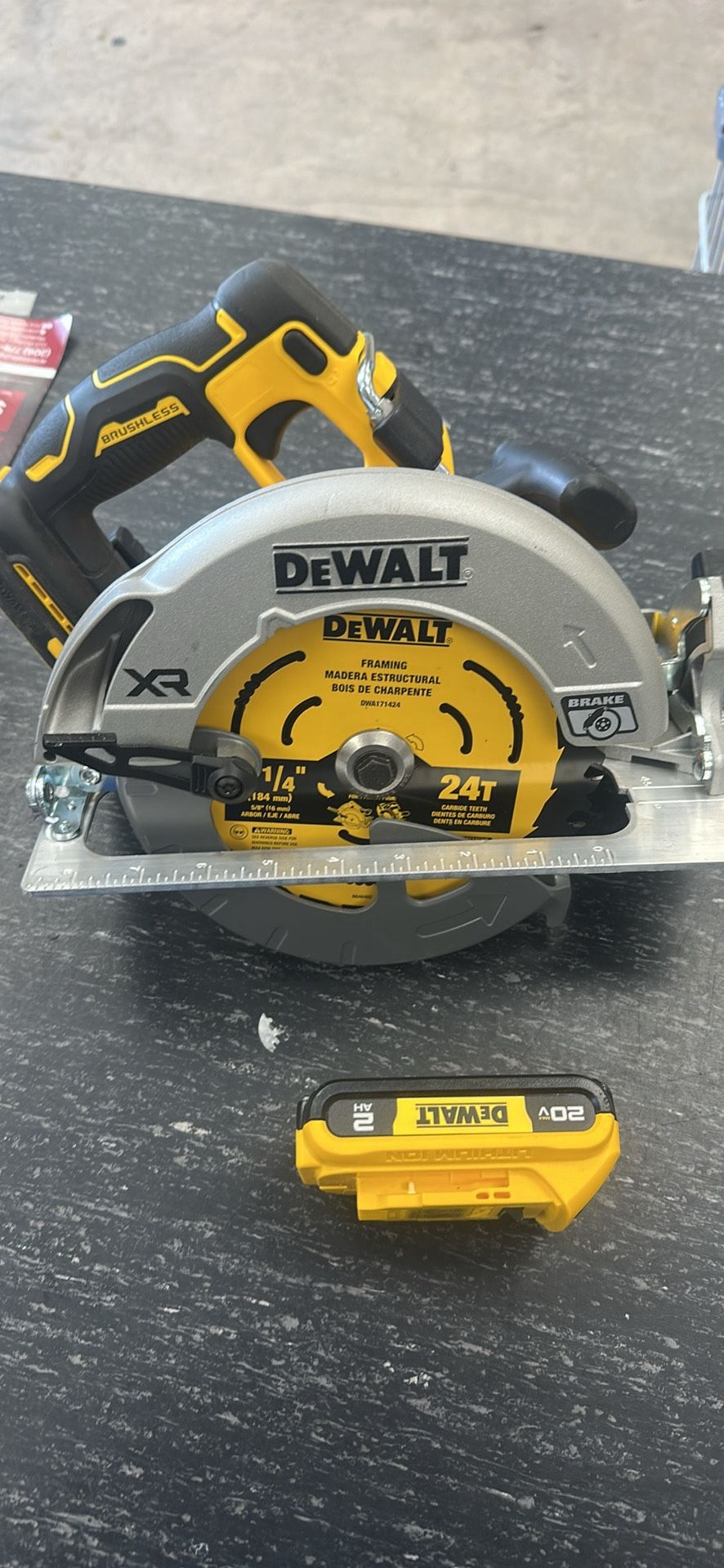 20-Volt MAX 7-1/4 in. Cordless Circular Saw