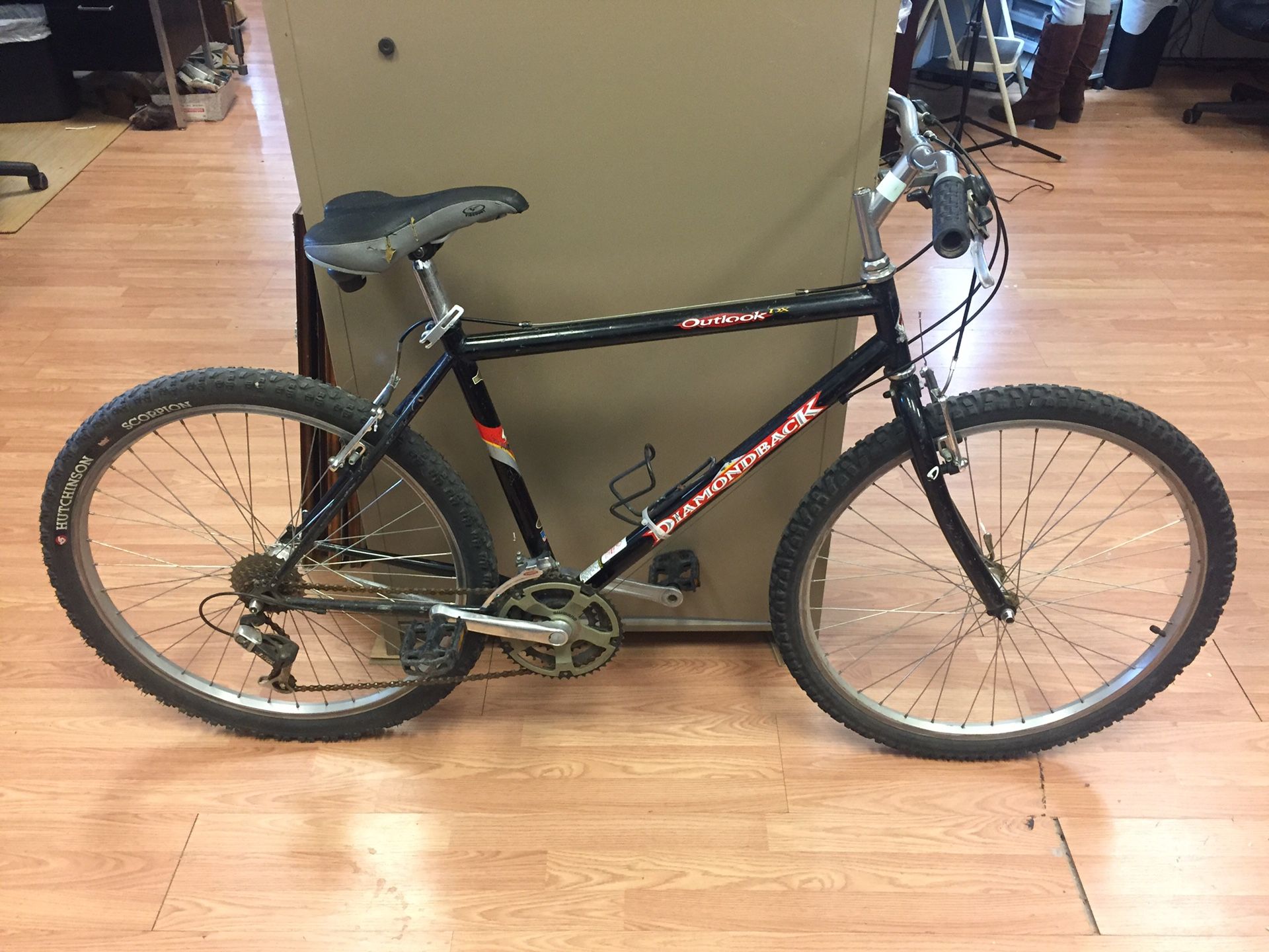 1999 Diamondback Outlook DX Mountain Bike Medium 18” Bicycle 21Speed