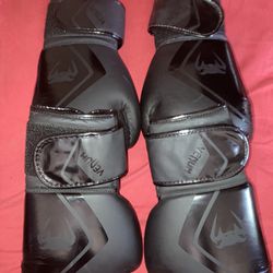 2 Pairs Black Venom Boxing Gloves