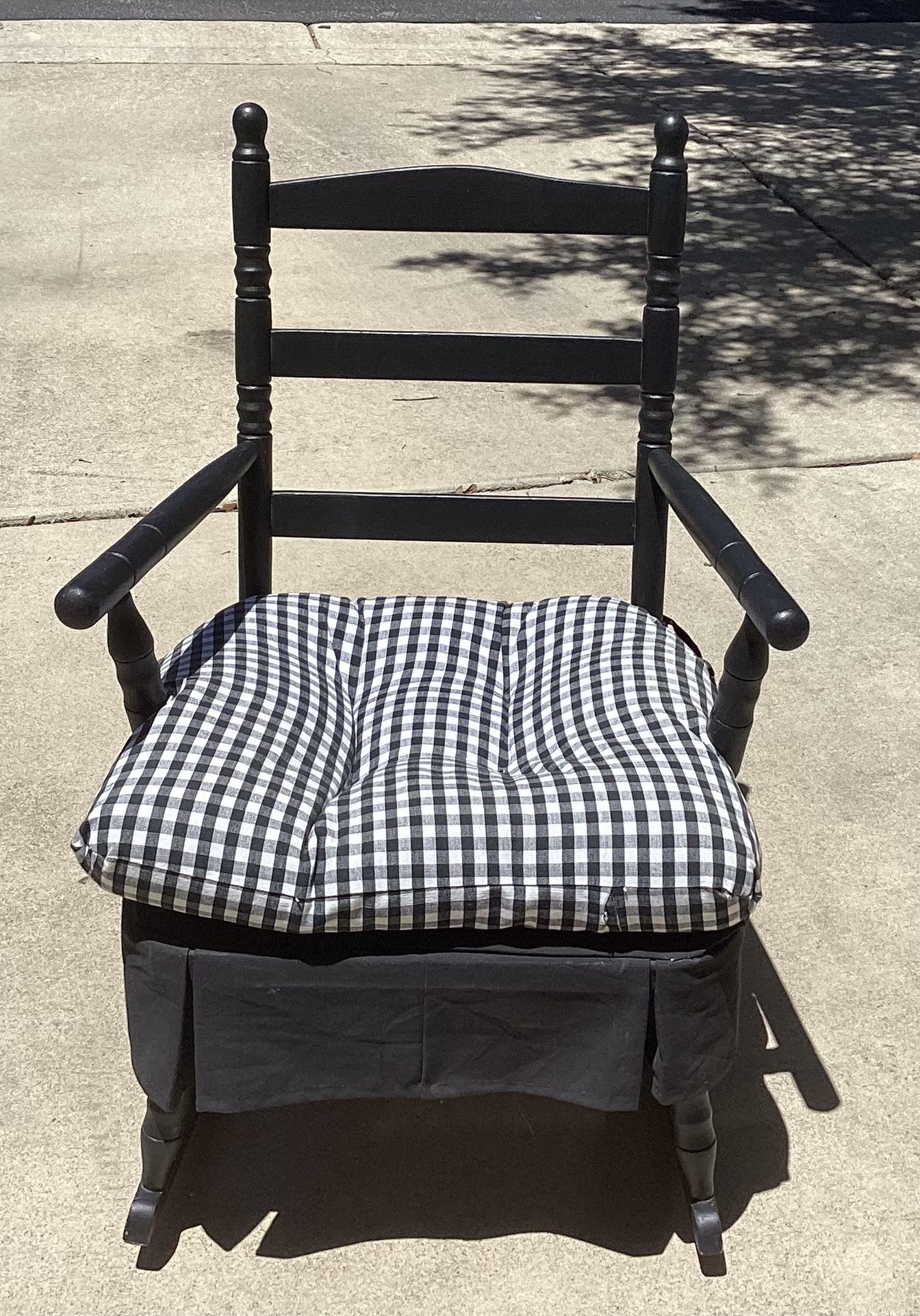 Sweet Vintage Rocking Chair 