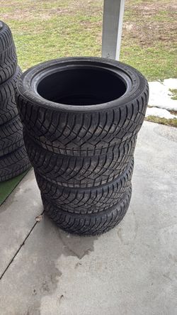 Snow tire set
