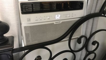 Toshiba AC works perfectly 8000 BTU