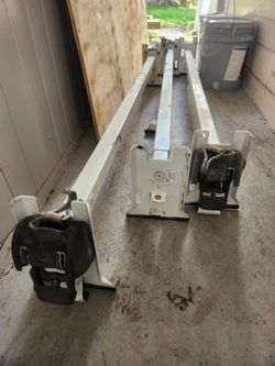 ROOF RACK with RATCHET STRAPS