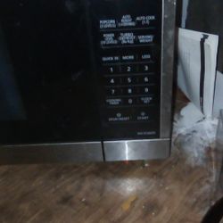 Nice Microwave Like New Stainless Steel And Black