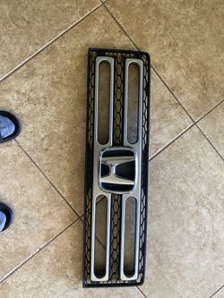 Honda Ridgeline front grille