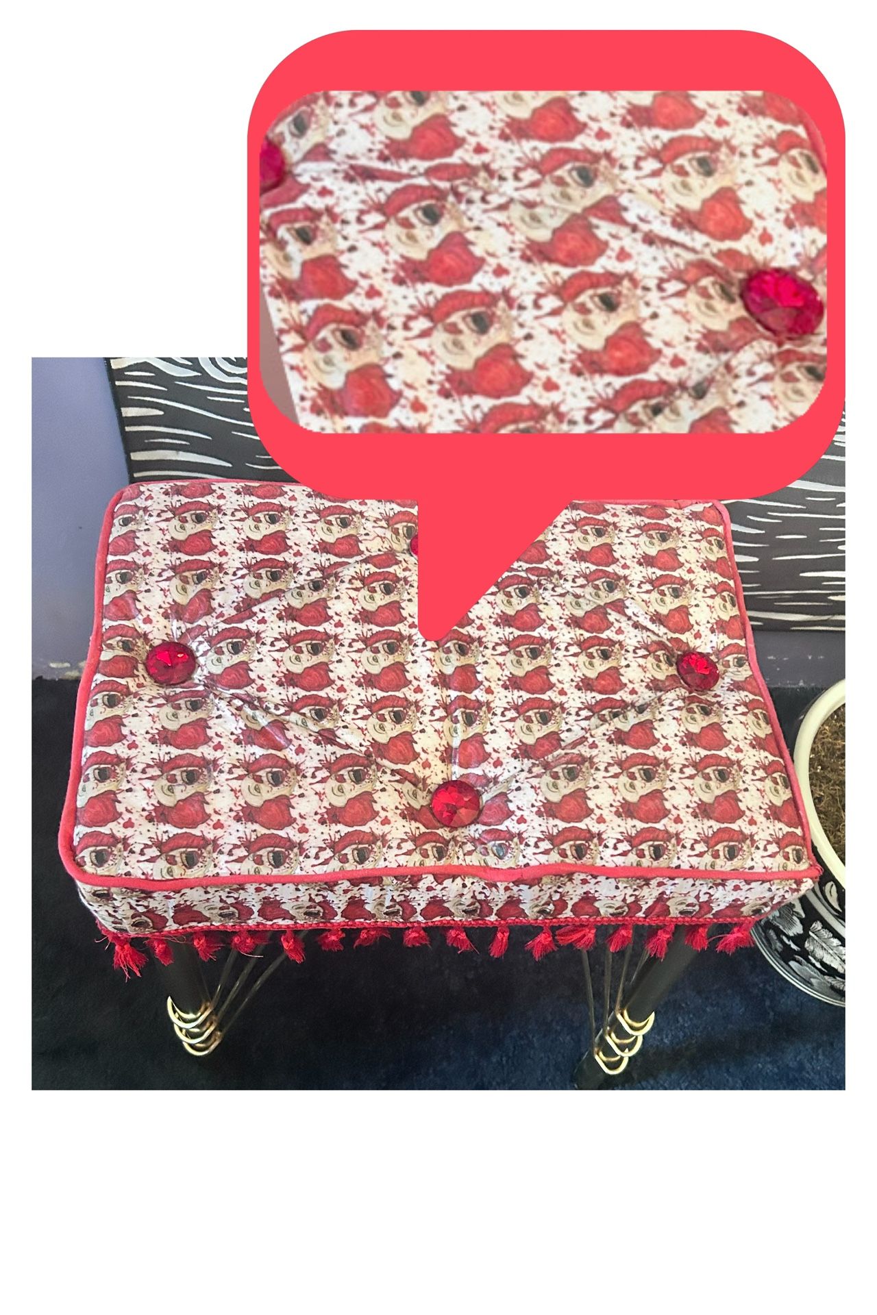 Pennywise The Dancing Clown Graphic Print Vanity Stool