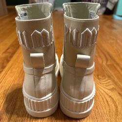 Puma x Fenty Chelsea Boots (Women’s 6)